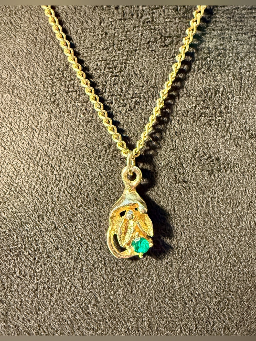 Vintage 1960s/1970s Delicate Gold Tone Botanical Pendant Choker Necklace